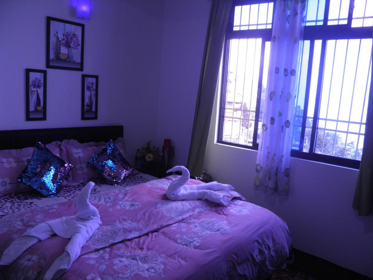 Shalom Inn Home Stay Дарджилинг Экстерьер фото
