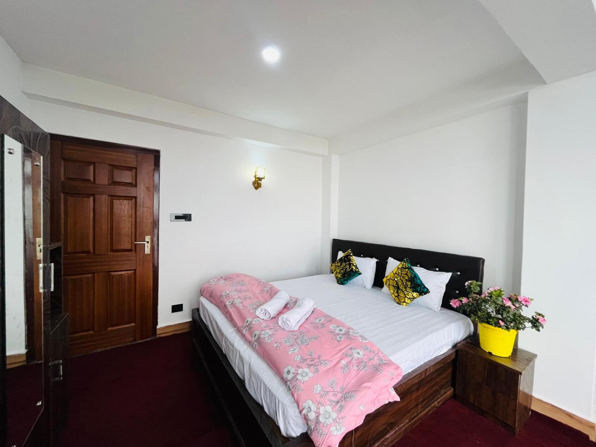 Shalom Inn Home Stay Дарджилинг Экстерьер фото