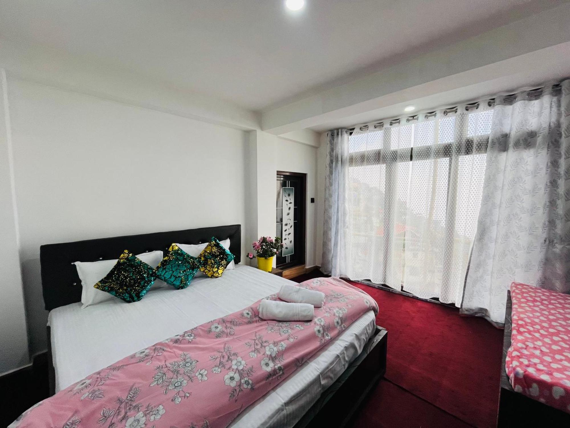 Shalom Inn Home Stay Дарджилинг Экстерьер фото
