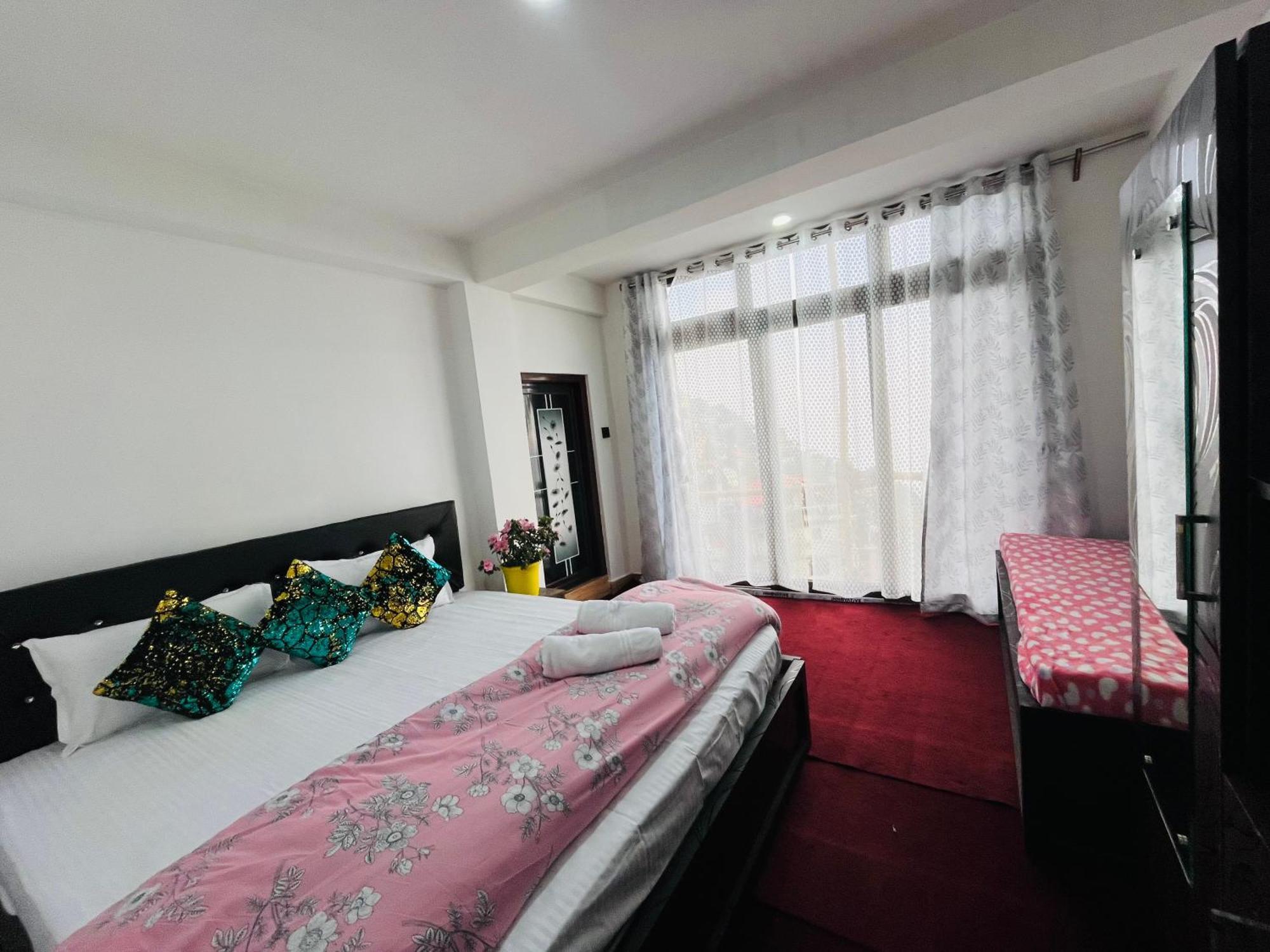 Shalom Inn Home Stay Дарджилинг Экстерьер фото