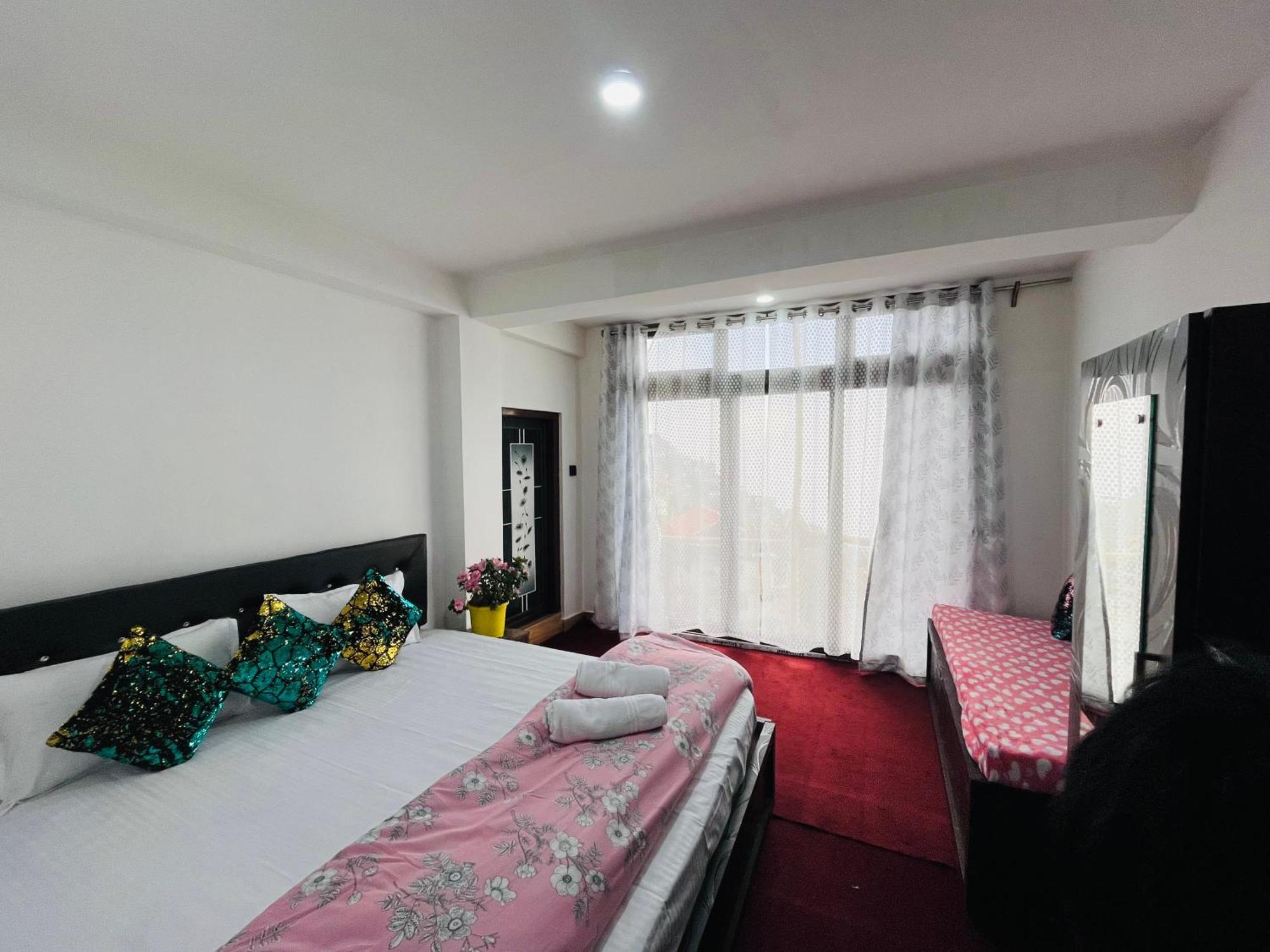 Shalom Inn Home Stay Дарджилинг Экстерьер фото
