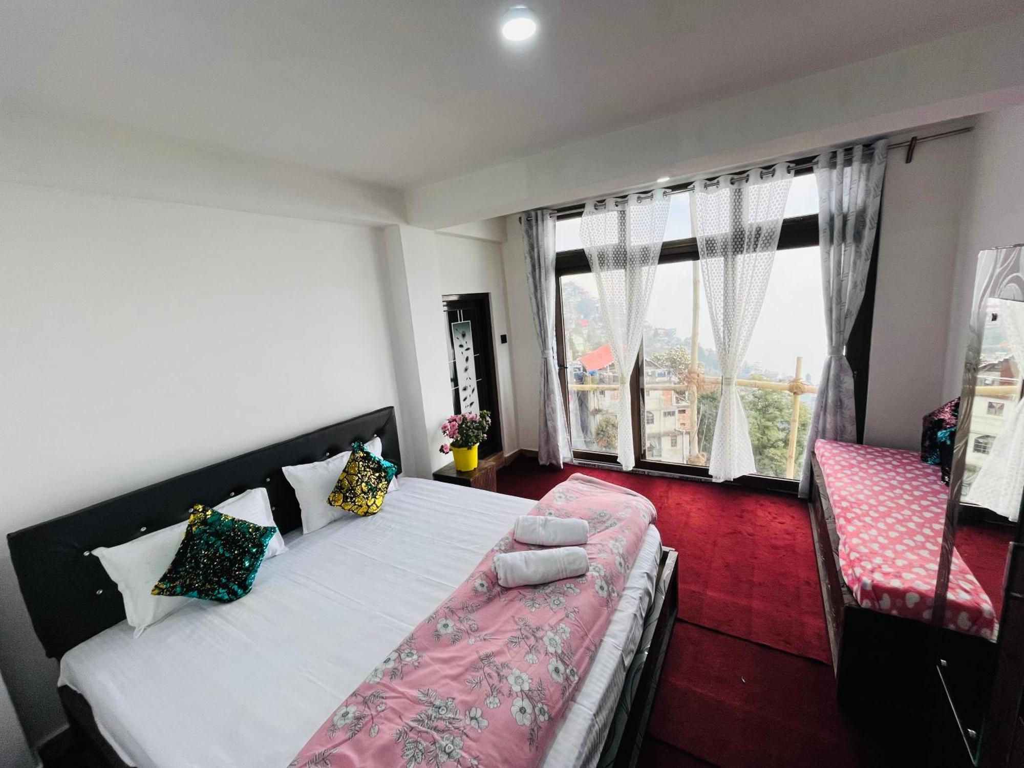Shalom Inn Home Stay Дарджилинг Экстерьер фото