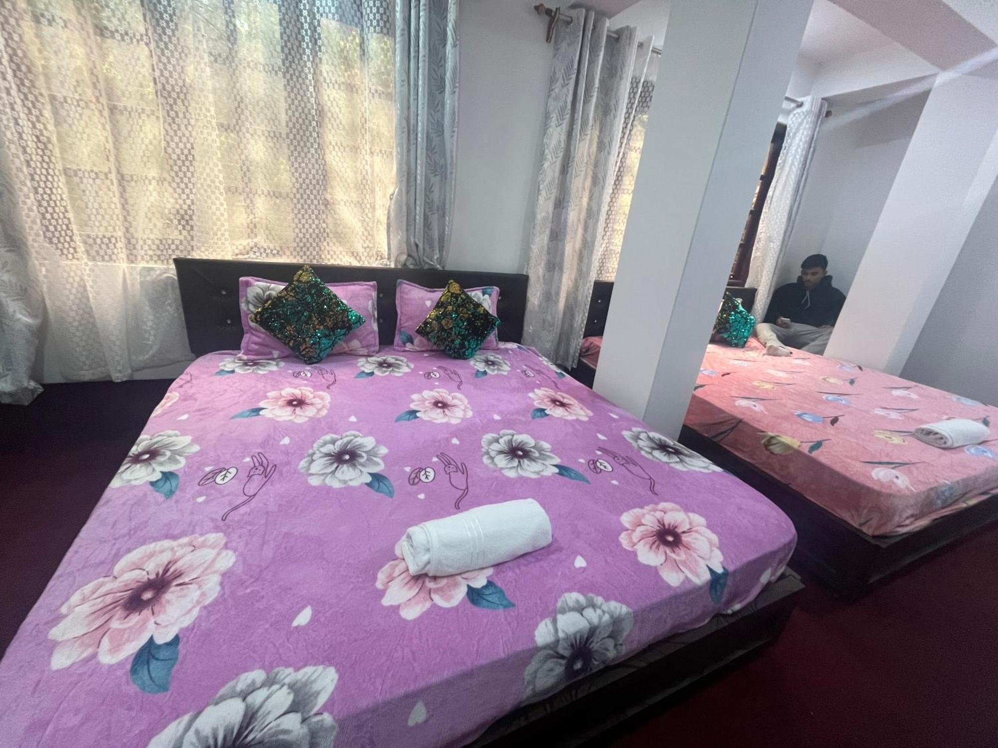 Shalom Inn Home Stay Дарджилинг Экстерьер фото